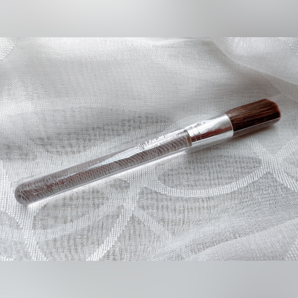 Clinique Brush-6 inches long